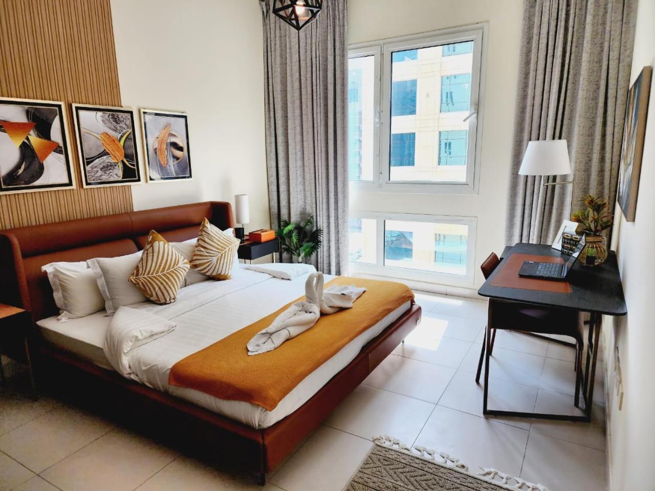 Lovely 1-Bedroom Apartment In The Heart Of Dubai Marina Exterior foto